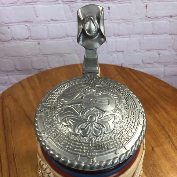 Vintage Avon 1994 Country & Western Music Ceramic Lidded Stein - Made in Brazil - Picture 5 of 10